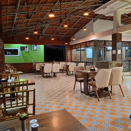 Hillrock Resort & Villas, Neral-카르자트 외부 사진