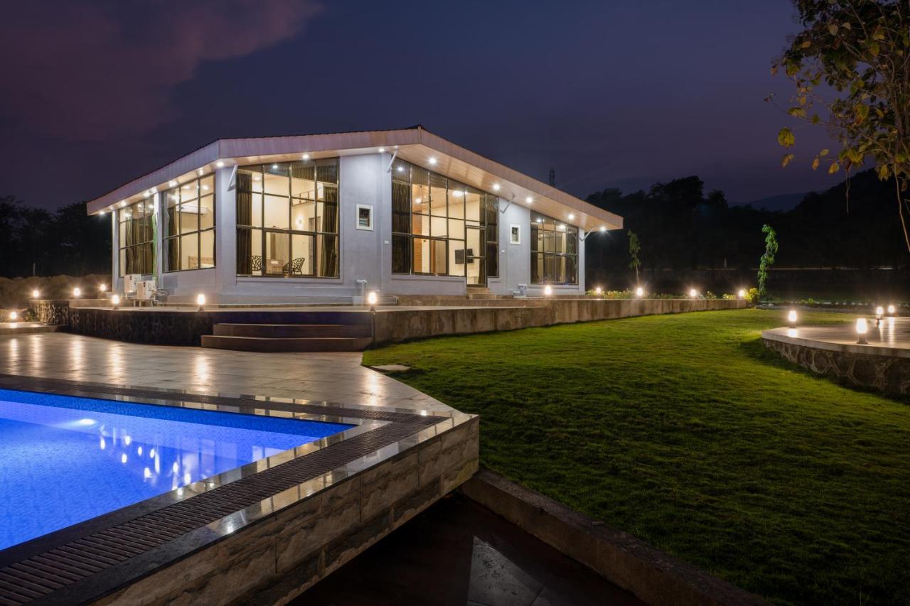 Hillrock Resort & Villas, Neral-카르자트 외부 사진