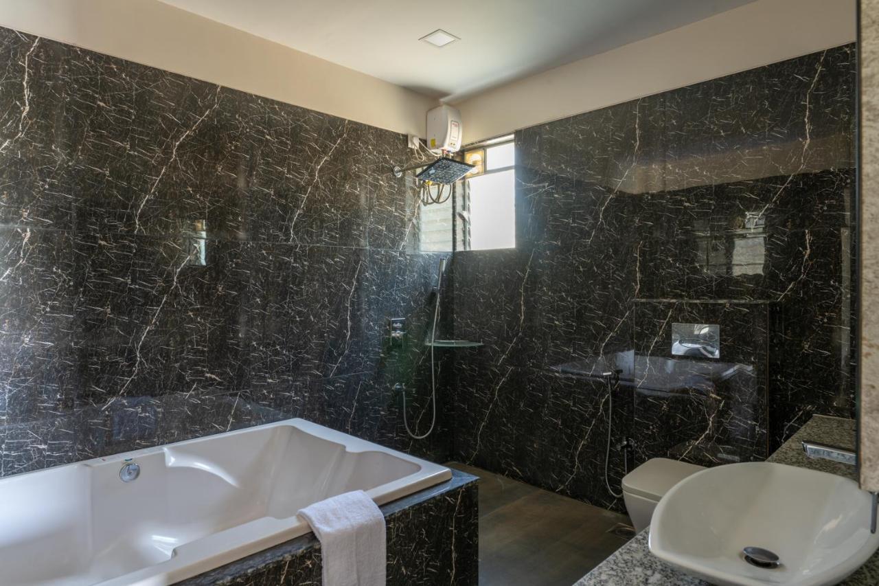 Hillrock Resort & Villas, Neral-카르자트 외부 사진