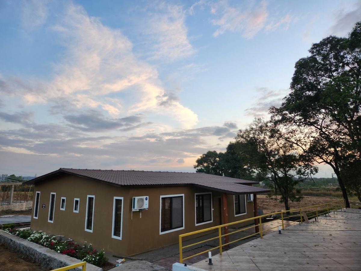 Hillrock Resort & Villas, Neral-카르자트 외부 사진