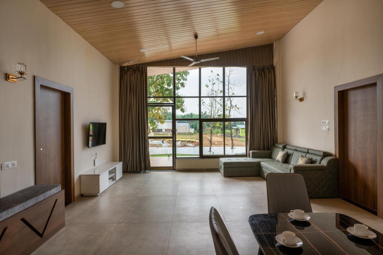 Hillrock Resort & Villas, Neral-카르자트 외부 사진