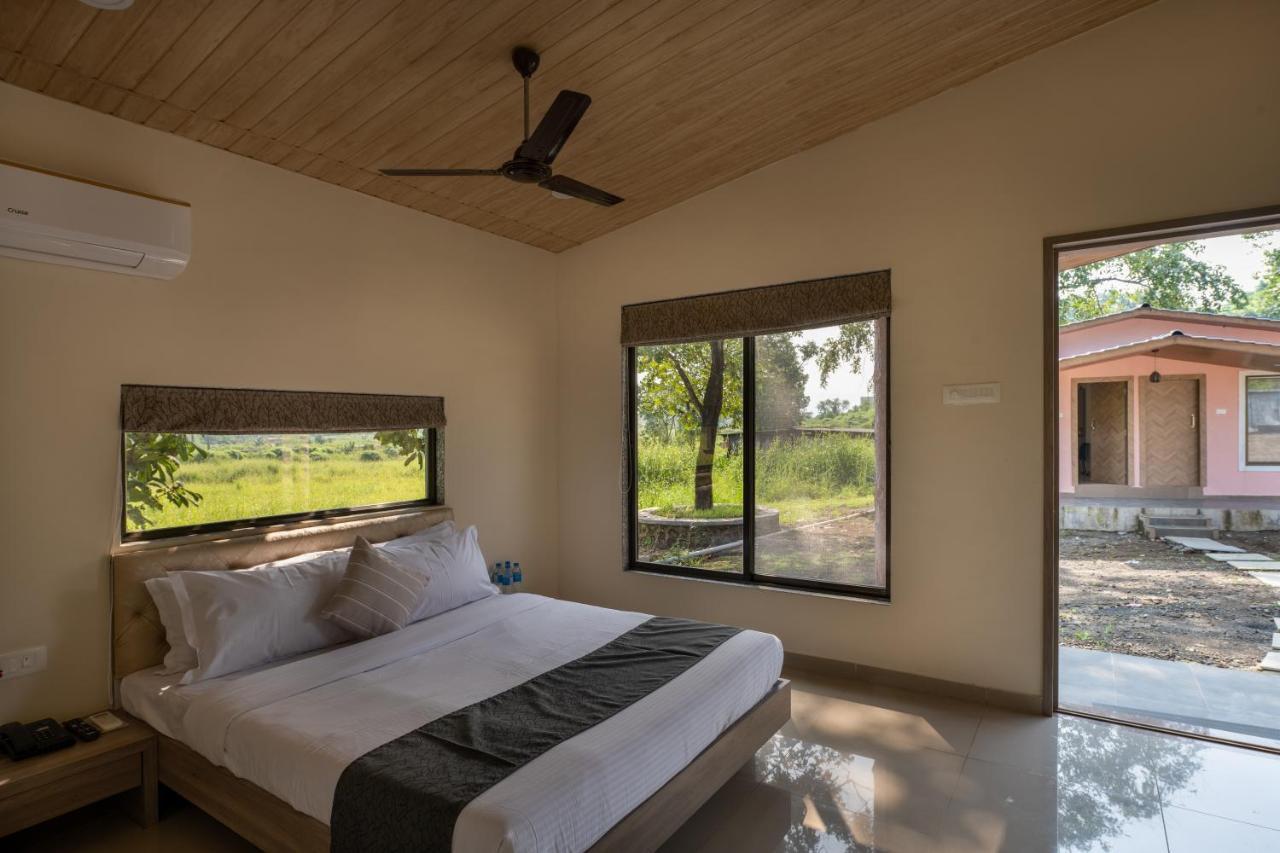 Hillrock Resort & Villas, Neral-카르자트 외부 사진