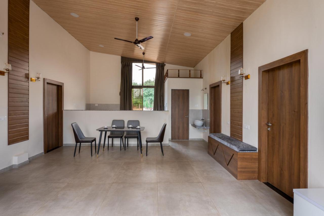 Hillrock Resort & Villas, Neral-카르자트 외부 사진
