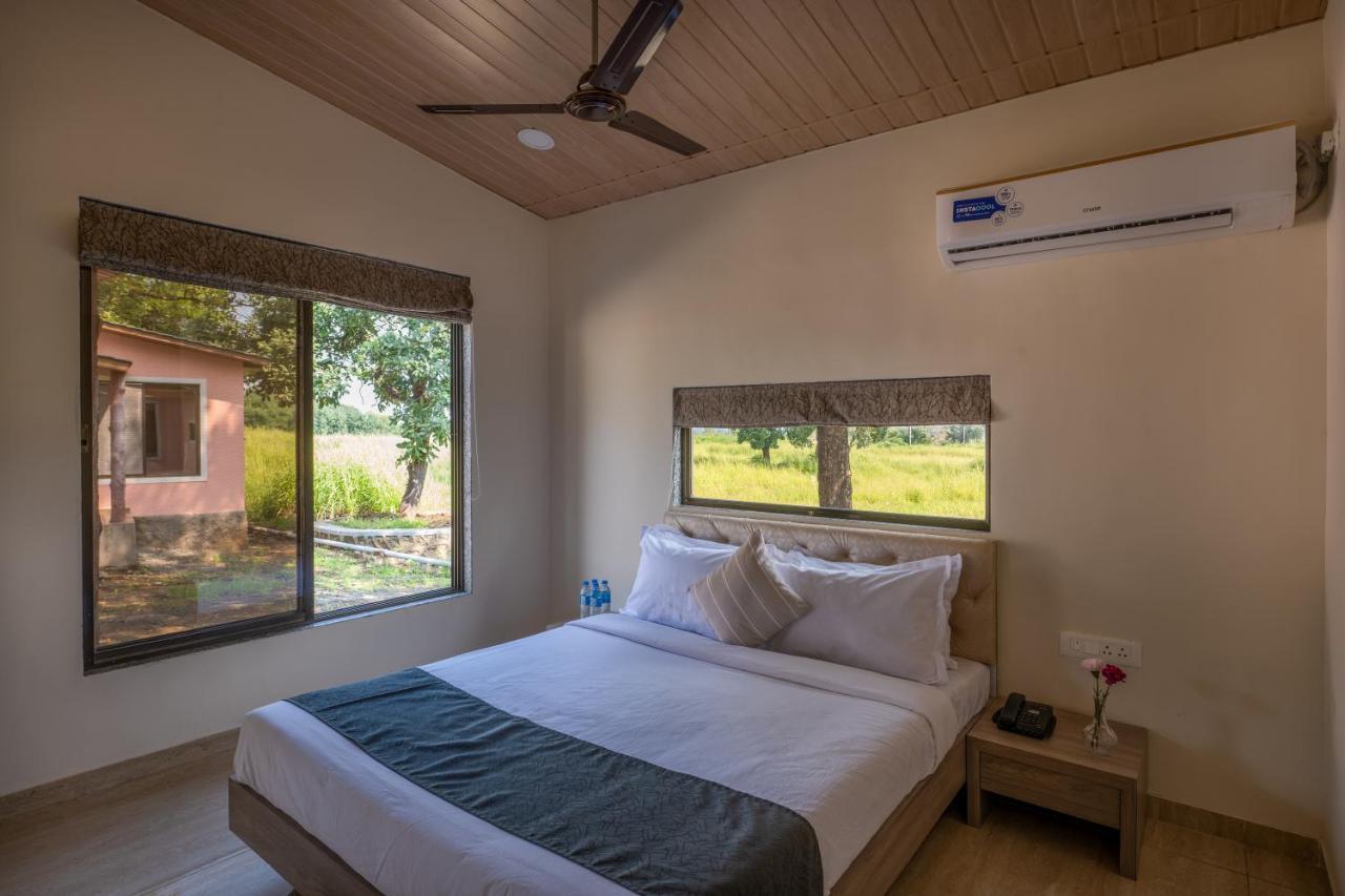 Hillrock Resort & Villas, Neral-카르자트 외부 사진