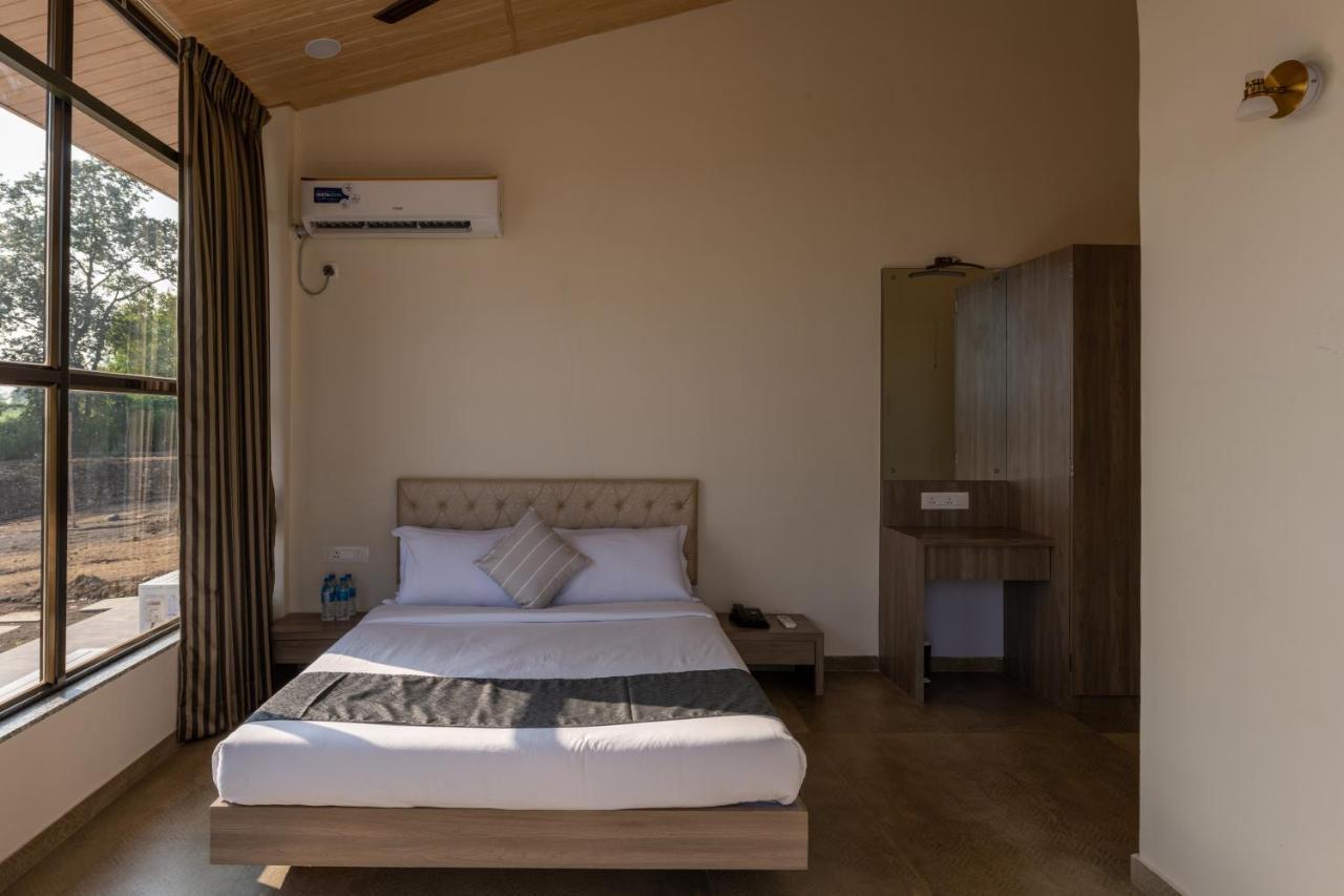 Hillrock Resort & Villas, Neral-카르자트 외부 사진