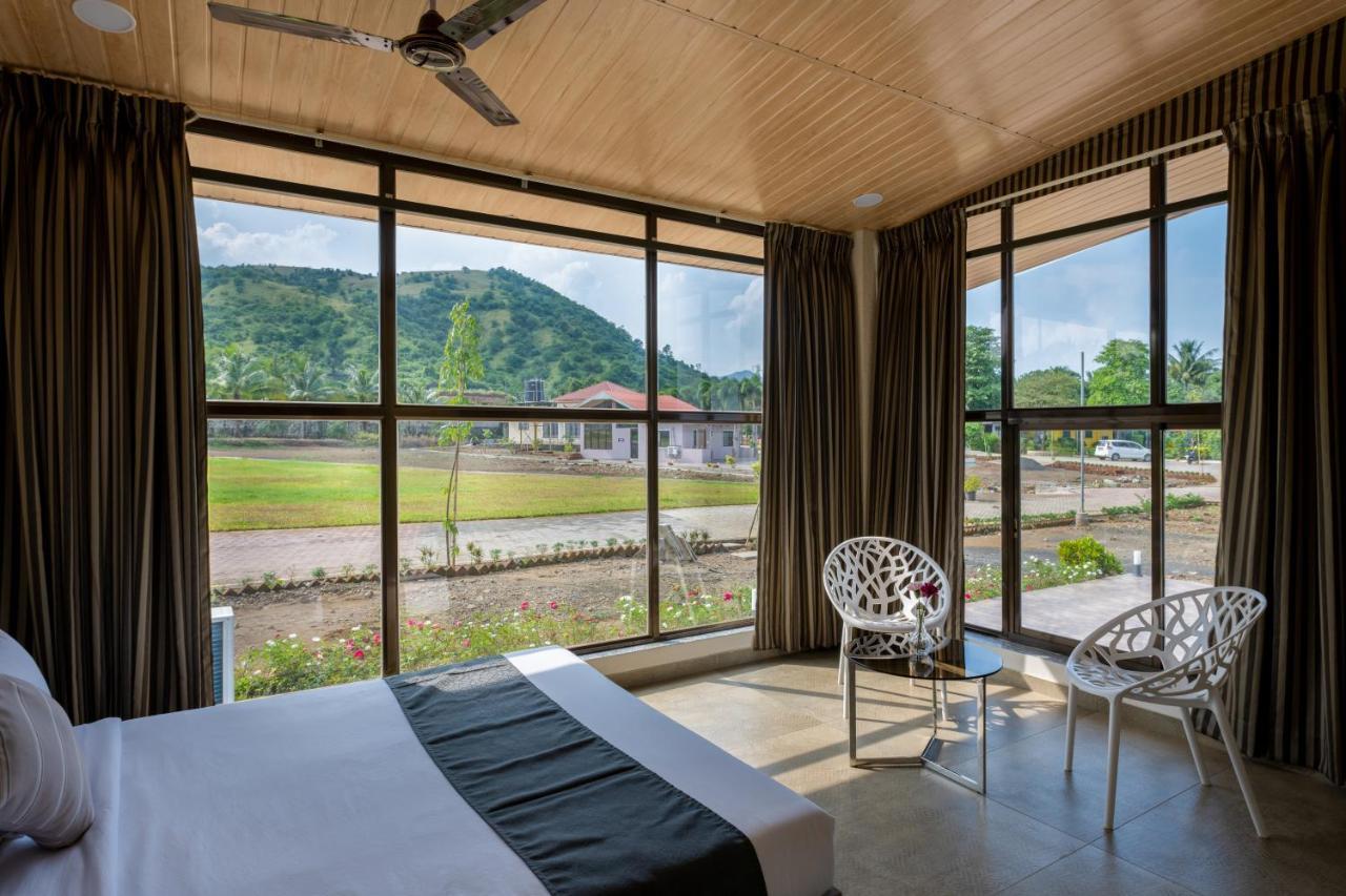 Hillrock Resort & Villas, Neral-카르자트 외부 사진