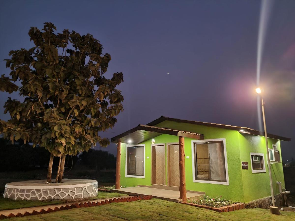 Hillrock Resort & Villas, Neral-카르자트 외부 사진