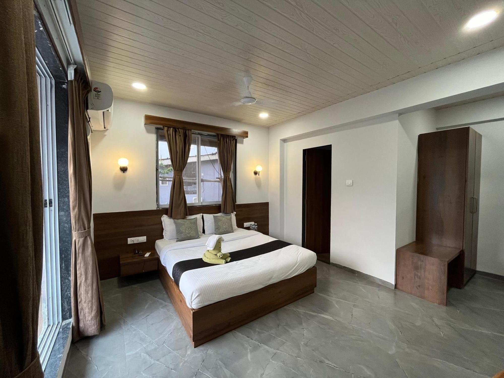 Hillrock Resort & Villas, Neral-카르자트 외부 사진