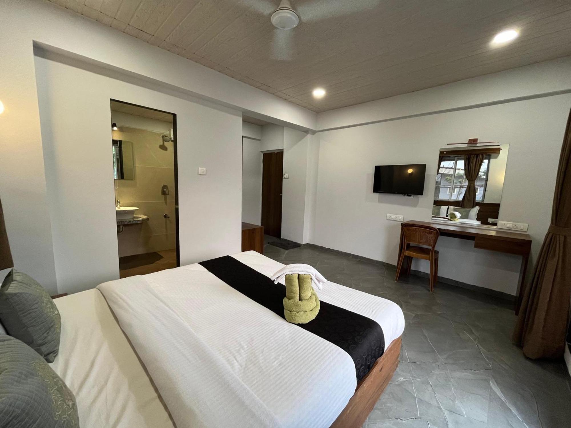 Hillrock Resort & Villas, Neral-카르자트 외부 사진